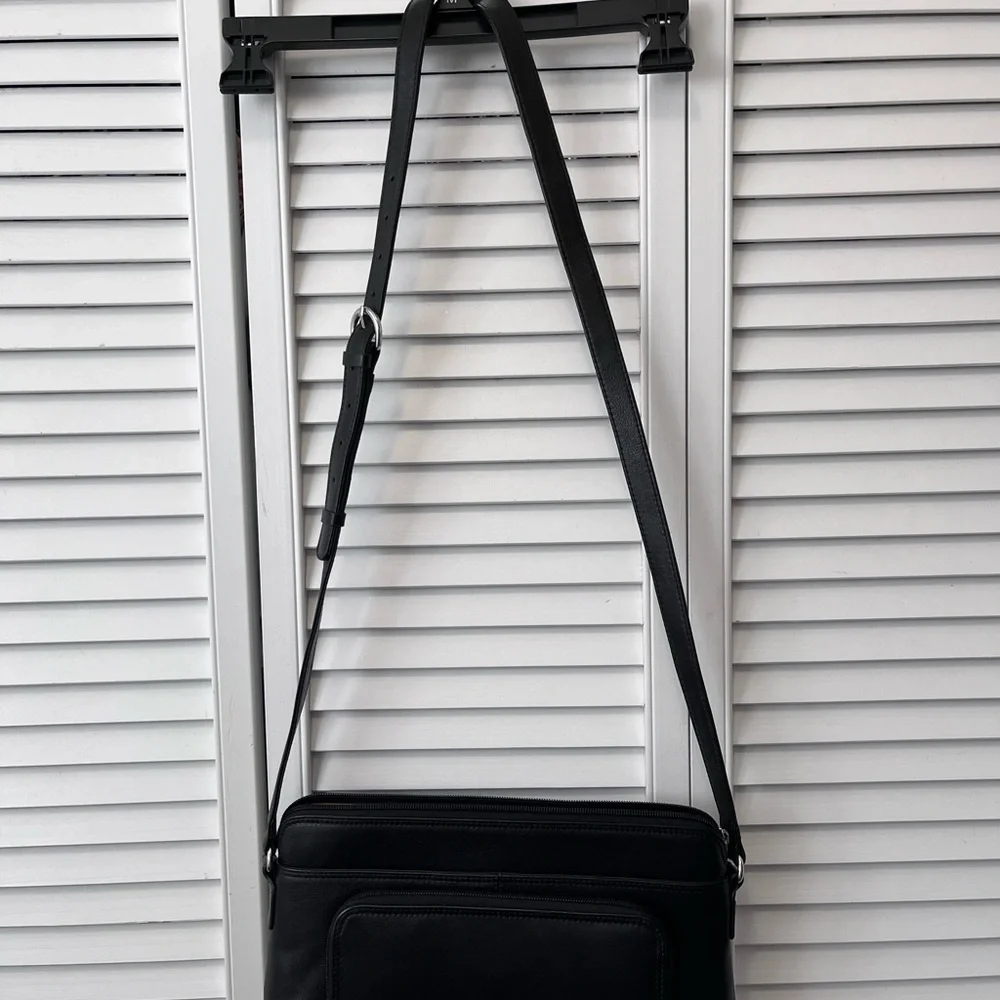 ili New York Black leather RFID PURSE - Picture 2 of 8